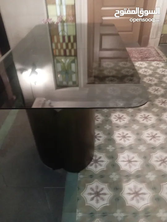 طاولة مميزة للبيع