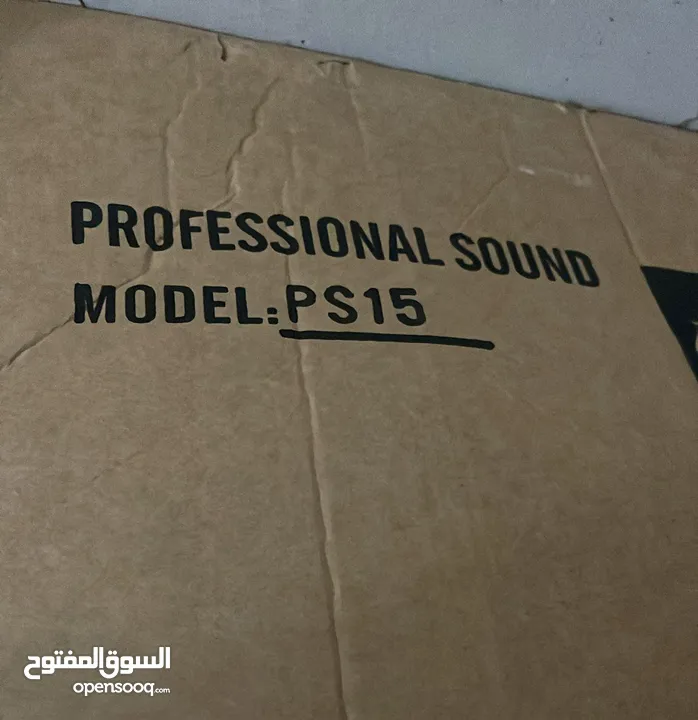 DJ Pioneer    مكسر + 4 سماعات + لابتوب + بور+ جميع اسلاك التوصيل + صناديق الاجهزه