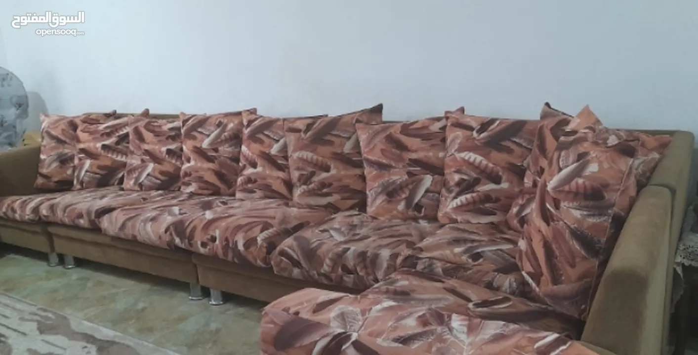 طقم كنب كورنر 8 مقاعد مستعمل بحاله جيده جداااا