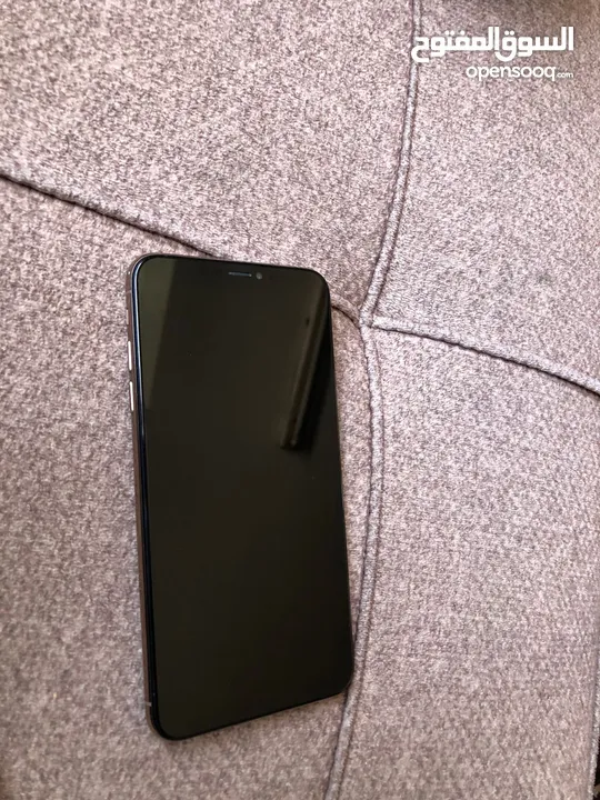 XS MAX 256 جيجا بحالة الوكالة