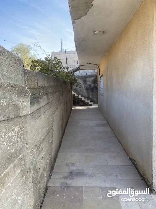 بيت مع الارض جاهز للسكن طابو B سعر مناسب من مالك مباشر  بين أبو نجيم واد  رحال موقع هادي السكن