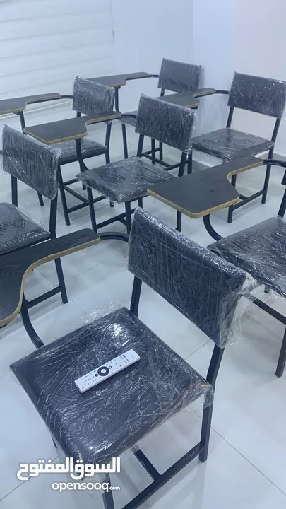 كراسي محاضرات و دروج مدرسية و الواح وايت بورد