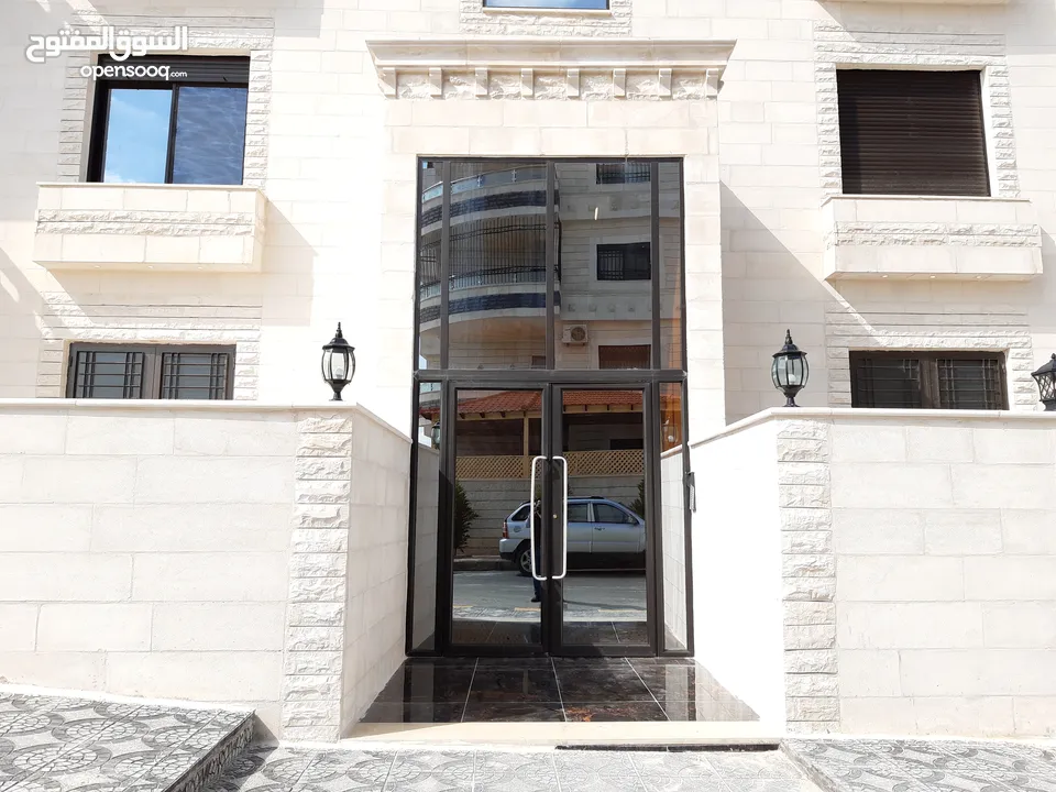 شقة مميزة للبيع في شفا بدران بسعر مميز من المالك طابق اول شمال (شركة ايمن سلام)