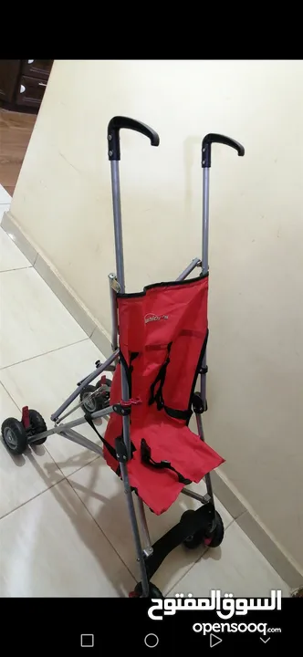 عرباية شارع للأطفال شبه جديدة سهلة الاستعمال وبتحمل وزن