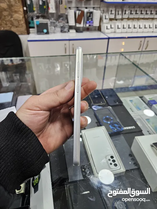 Samsung A33 5G بحالة ممتازة بسعر مناسب