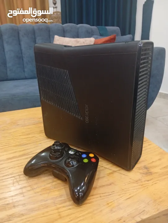 اكس بوكس 360 مهكر مستعمل بحالة ممتازة