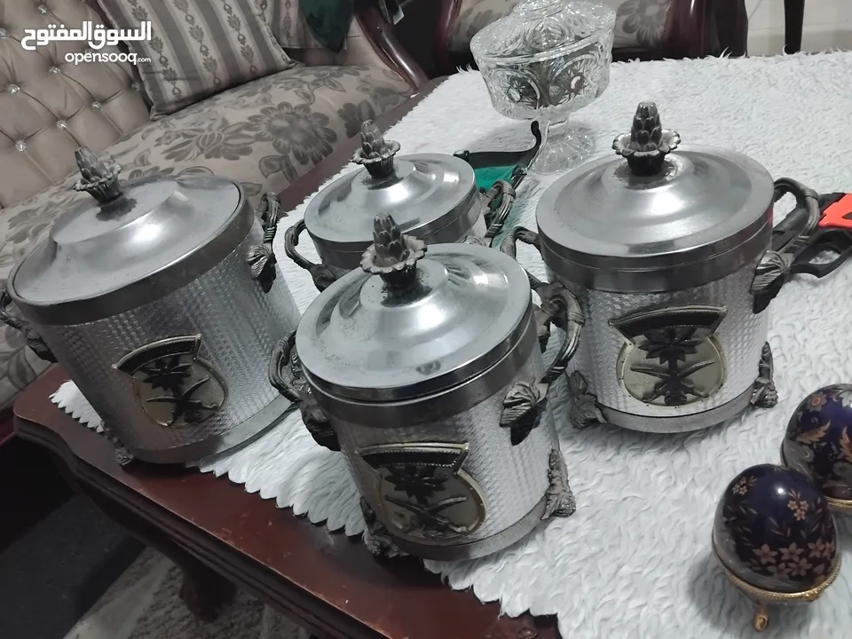 تحف ونحاسيات