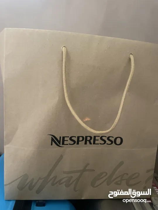 ماكنة نيسبرسو الأصلية لصنع القهوة جديدة لم تفتح من العلبة