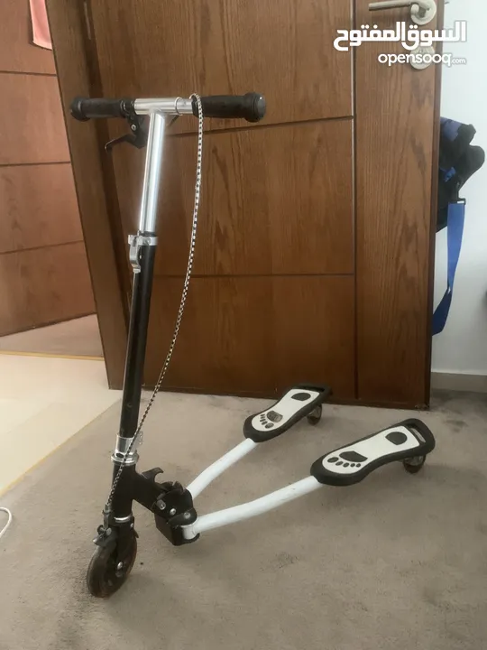 Scooter with light wheels