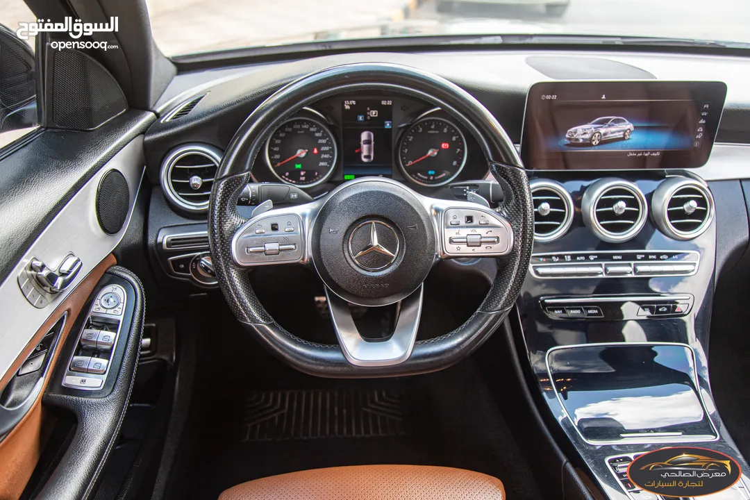 Mercedes C200 2019 Mild hybrid Amg kit Night Package   السيارة وارد الشركة و قطعت مسافة 83,000 كم