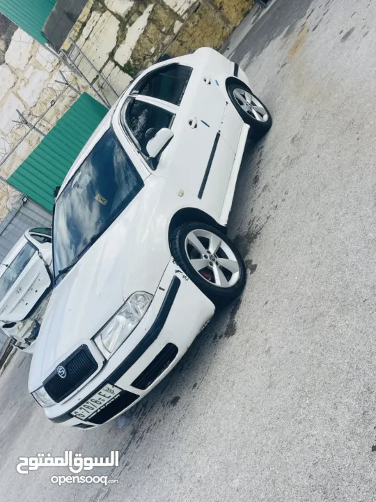 اكتافيا منفوله متور جديد مرخصه مامن موجوده بالخليل