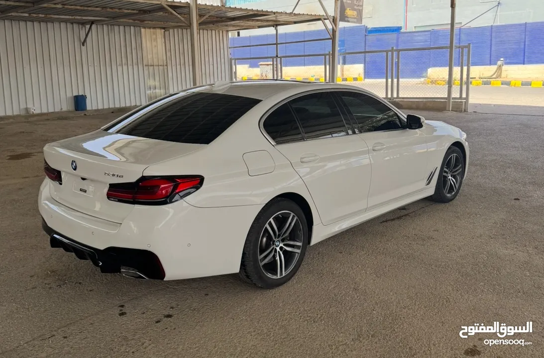 Bmw 530 e 2021 plug-in غير مكمركة