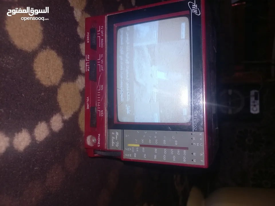 تلفزيون قديم ابيص وأسود شغال قحص كامل
