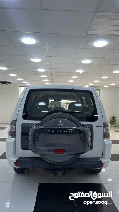 MITSUBISHI pagero 2017