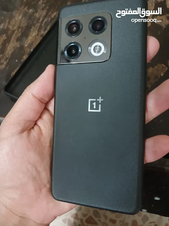 OnePlus 10 Pro 5G بحالة الوكالة