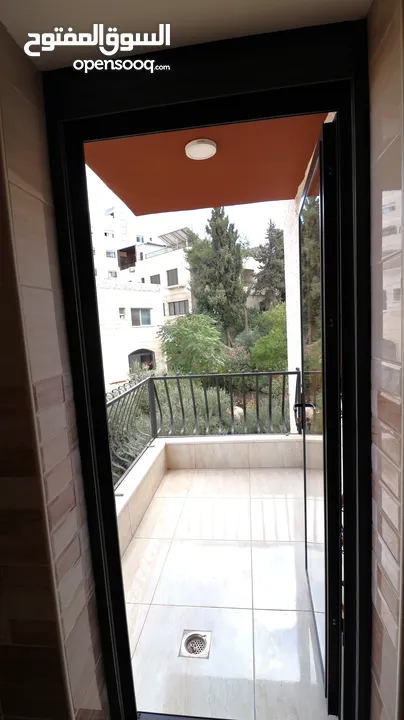 شقة ط. اخير مع روف في صويلح حي الإرسال 235م اطلالة دائمة نظام دوبلكس معها ترس 100م  في حي الإرسال