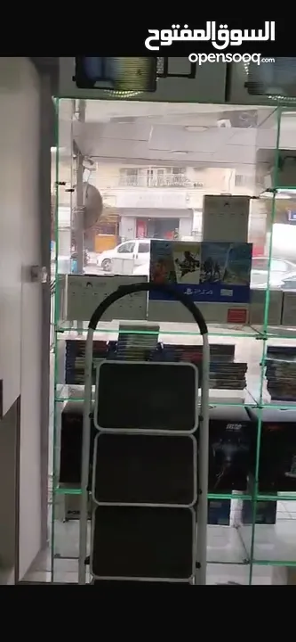 اثاث كامل لمحل اكسسوارات ومستلزمات اجهزة الحاسوب ، رفوف وخزائن وتعليق ، ورفوف سوكوريت