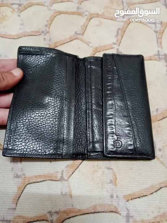 محفظة جلدية فاخرة وانيقة AIGNER  قابلة للطي للسيدات مصنوعة من الجلد الإيطالي  الأصلي الطبيعي.