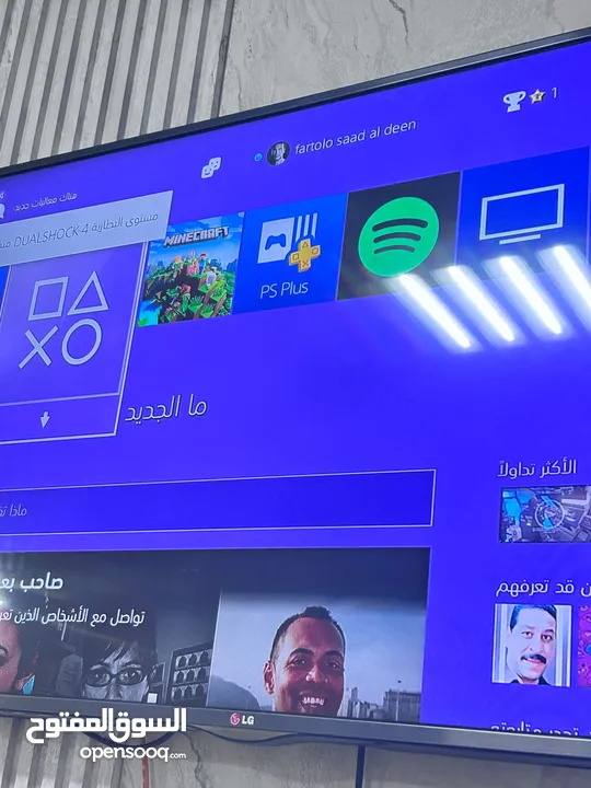 PS4 slim نظيفة و بدون اي مشاكل الوصف مهم