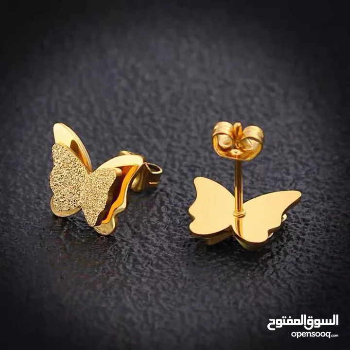 سوار ذهبي فاخر بتصميم أنيق ومميز