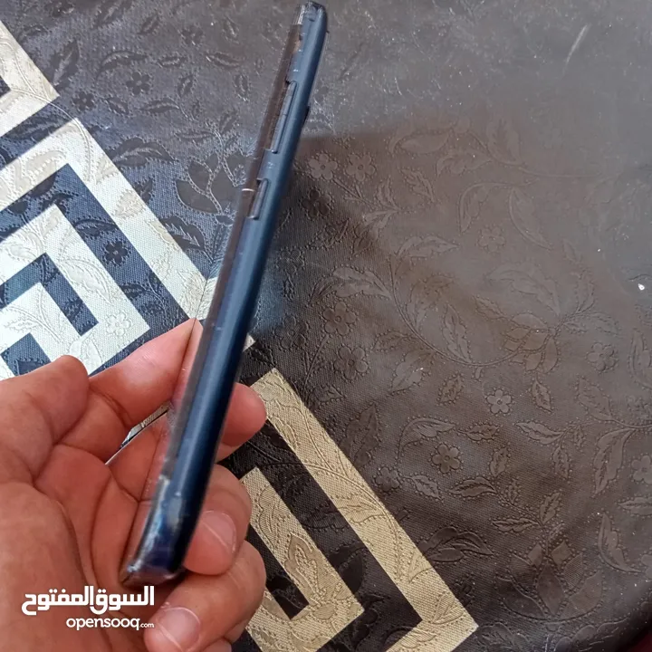 هاتفين شغالين بشكل ممتاز للبيع بسعر 30