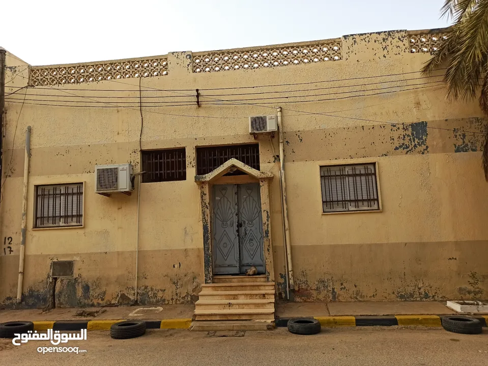 منزل واجهتين للبيع في قرجي بالقرب من جامع اسامة بن زيد