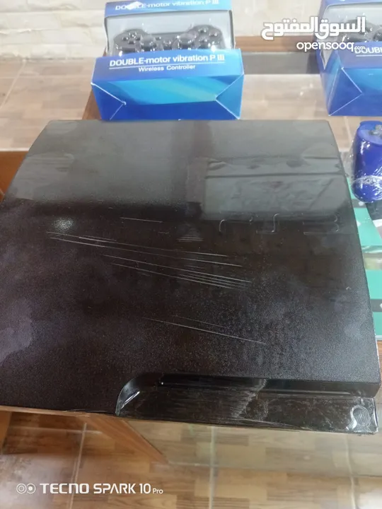 بلايــــــستيـــــشن 3 للبيـــع بحـال الوكـــــــــاله استعمال بسيط  + 3 يدات بالكرتونه ............