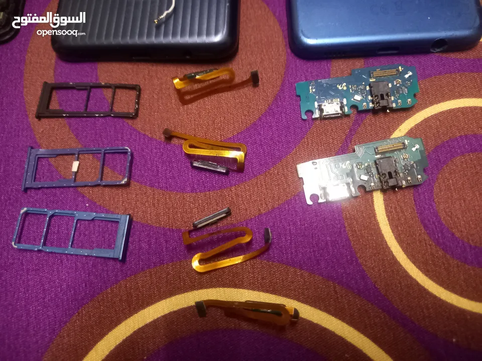 قطع غيار سامسونج ( A12 و m13 ) بحالة ممتازة