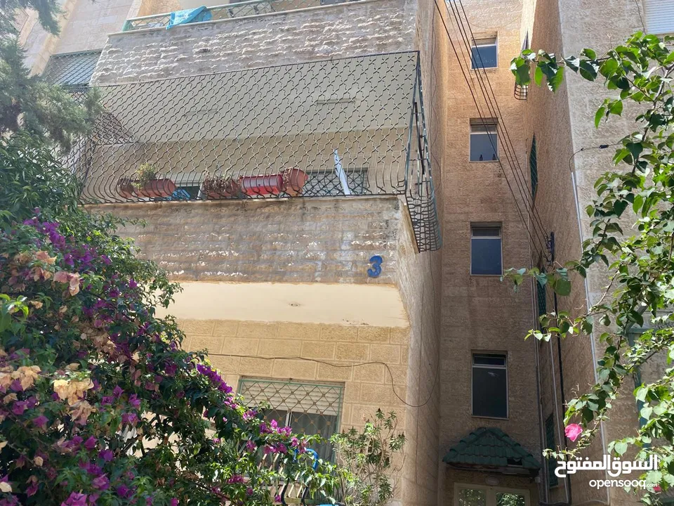 شقة للبيع 155 متر في منطقة عرجان من المالك مباشرة الشقة مجهزه بتدفئه مركزيه وسخان شمسي