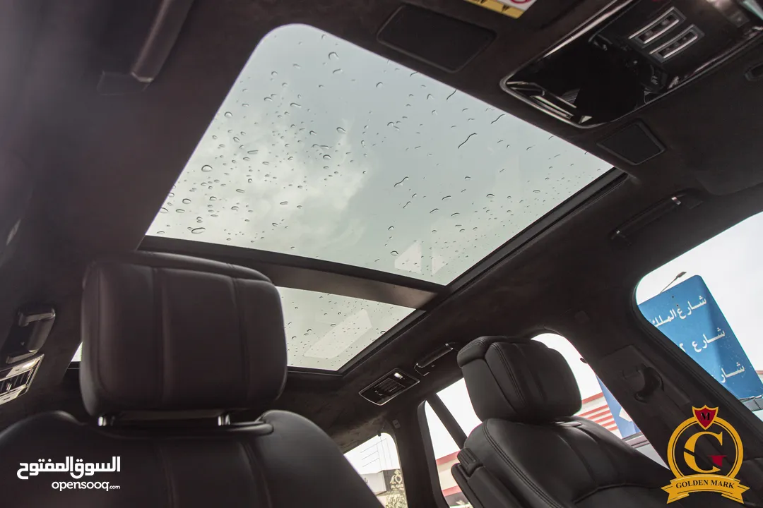 Range Rover Vogue 2021 Autobiography Black package   السيارة وارد الماني و قطعت مسافة 33,000