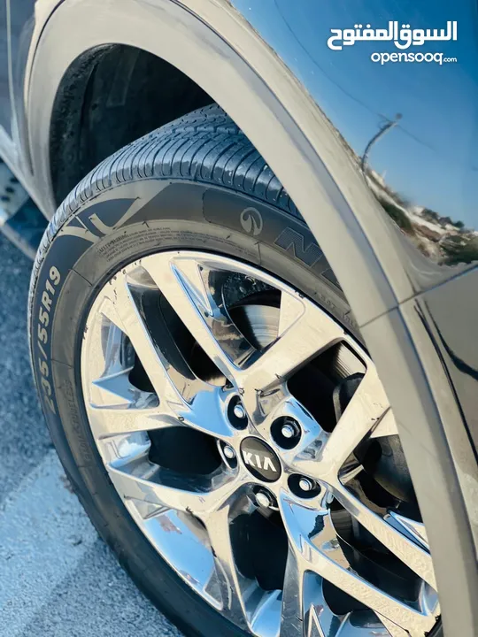 كيا سورينتو  كامل الإضافات  ترخيص وتأمين ساري المفعول