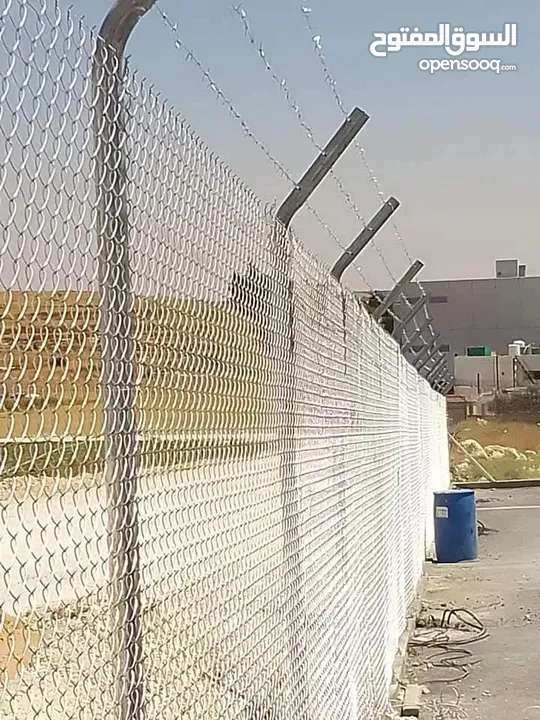 استصلاح اراضي بناء سناسل بناء سلاسل تشييك مزارع تشييك اراضي توريد تراب احمر والأشجار المثمرة والزينه