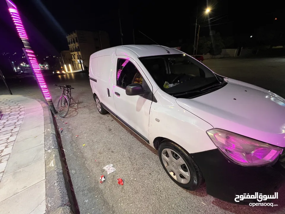 فان رينو دوكر 2017  Renault Domker Van