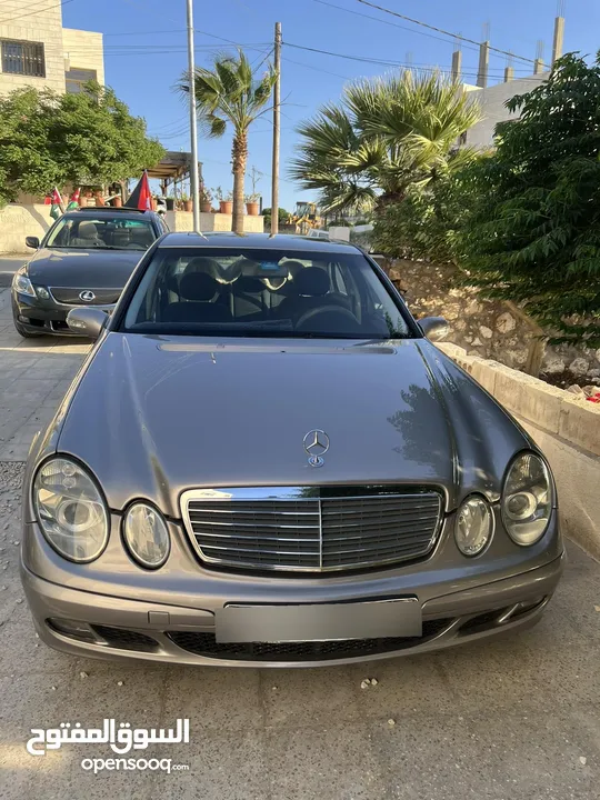 مرسيدس E200 للبيع