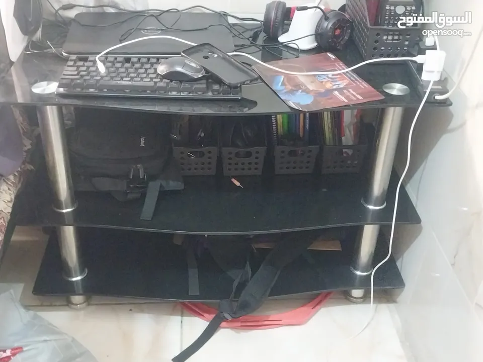 طاوله زجاج سكوليت بحاله ممتازه