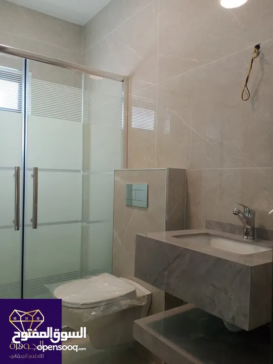 طابق اخير مع روف دوبلكس فاخر لم يسكن لقطه وبسعر مغري جداااا عرض خاص يا بلاش في أرقى واجمل مناطق خلدا