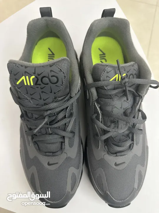 حذاء من شركة نايك air max