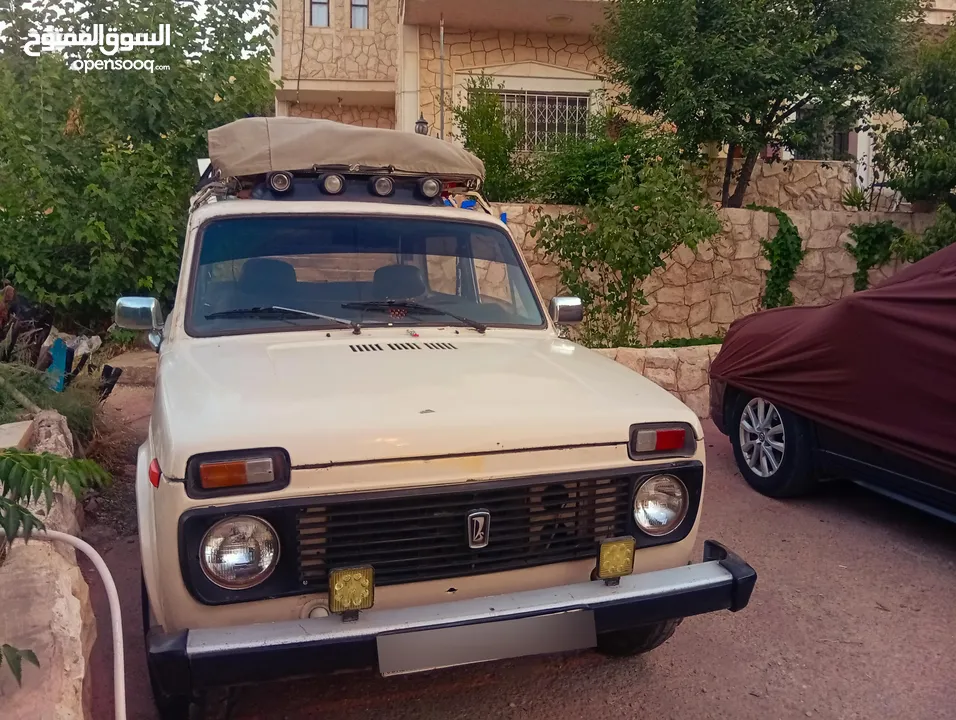 لادا نيفاموديل 1993