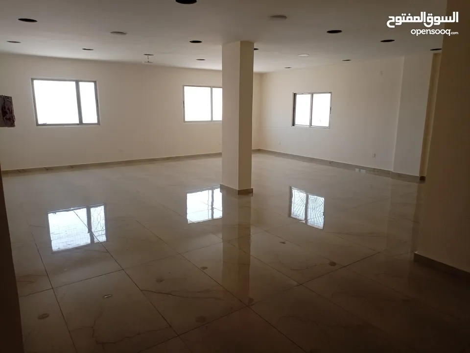 طابق كامل للأجار تجاري/ صناعات خفيفه مقابل مخابز جواد على الأتوستراد مباشره