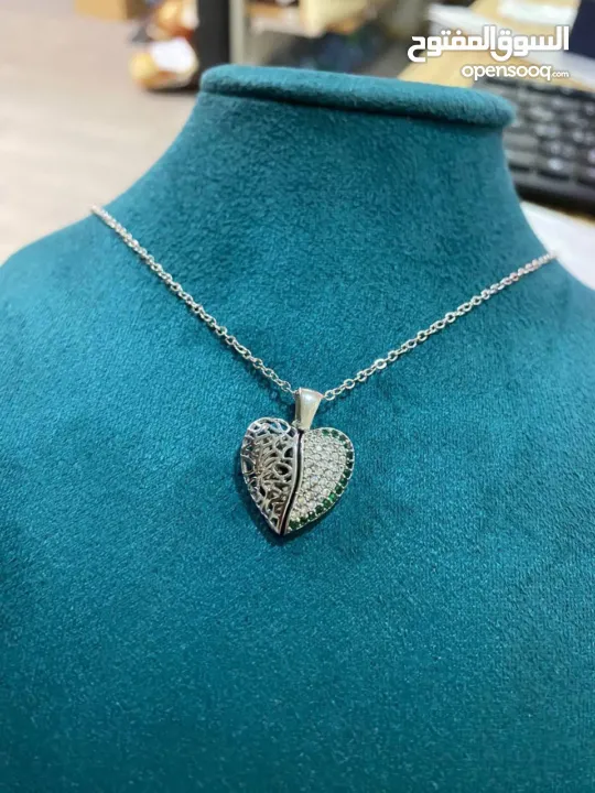 سناسيل الناجحين بالشكل الجديد  ( كل الأشكال الموجوده عنا بتنفع تنعمل هيك )  السعر 40 شيكل