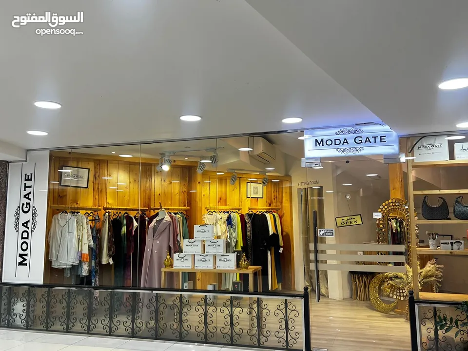أخلاء بوتيك موقعه القرم Evacuating boutique located in Al-Qurm