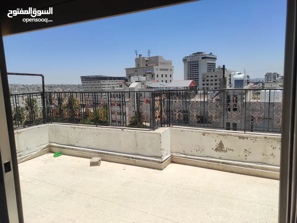 للايجار روف بإطلالة مميزة