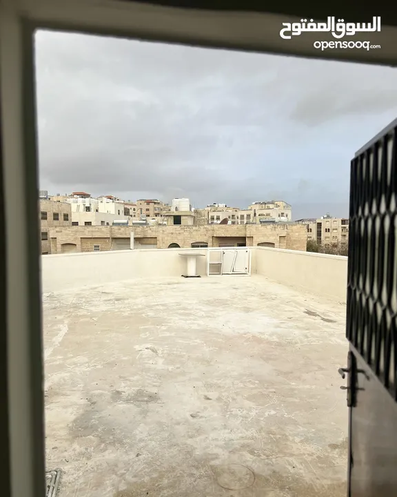 (من المالك تلاع العلي) Roof for rent  (يصلح لموظفه عماره عائلات )