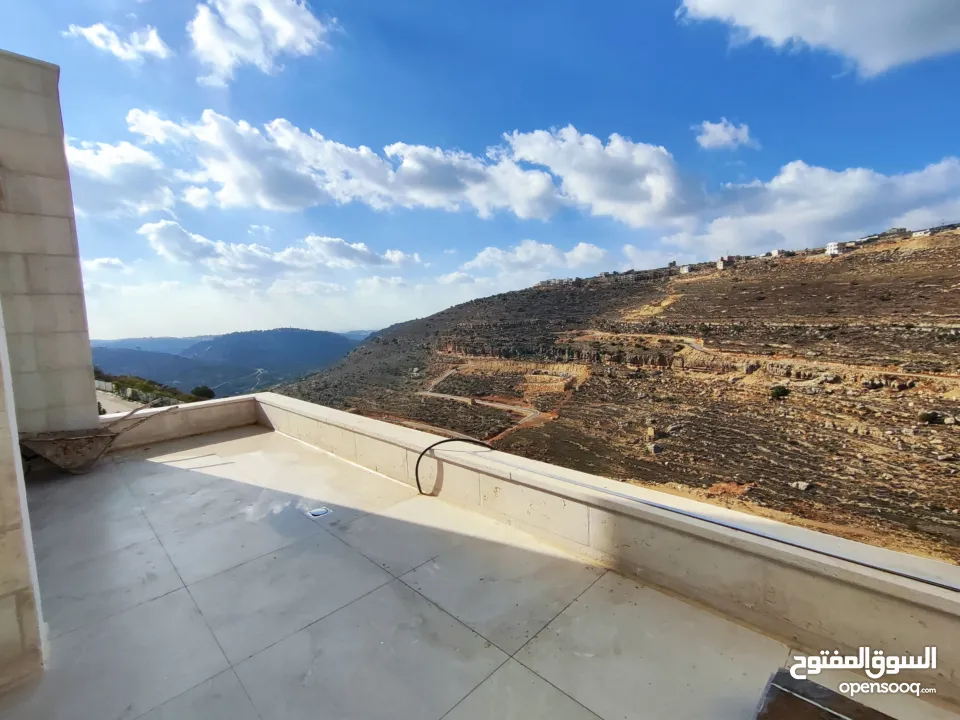 روف سوبر ديلوكس للبيع في الريحان مع إطلالة خيالية