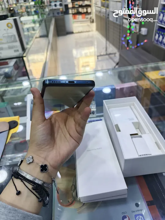 جهاز القوي NOT 11 PRO PLAS 5G معه شاحنو الاصلي 120W والكرتونه جيجا 256 رام 16 متوفر توصيل