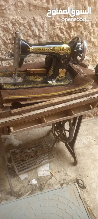 ماكينة خياطة الفراشة القديمة الأصلية