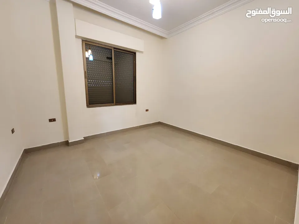 روف فارغ او مفروش للإيجار في عبدون ref : 14325