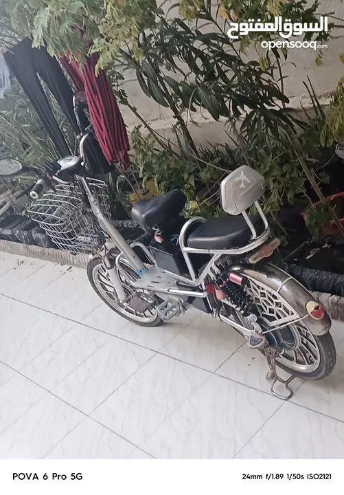 دراجه شحن للبيع نظيف يشتغل ما بي شي سعره  250 وبي مجال بسيط