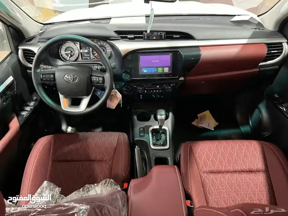 تويوتا هايلكس S-GLX اعلى المواصفات باللون الابيض المميز 2024