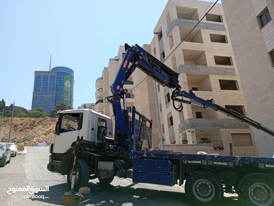 شاحنه سكانيا مديل 2003 ضبل حي  رافعه من نوع bm 385.5 مديا 2010